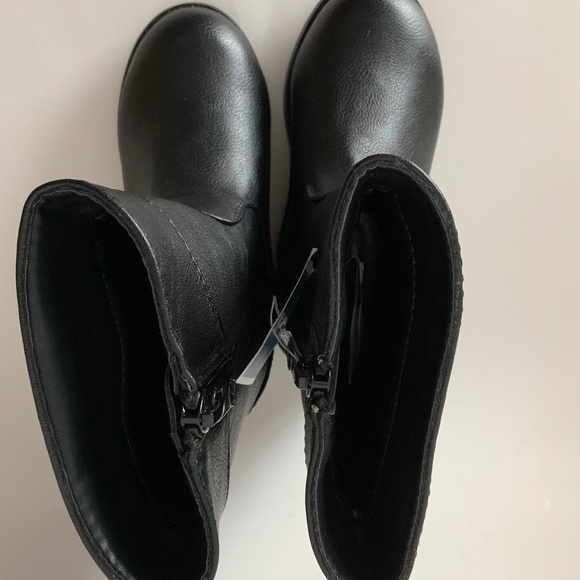 Michael Kors Kids Boots. Kids Size 8. NWT - Picture 7 of 9